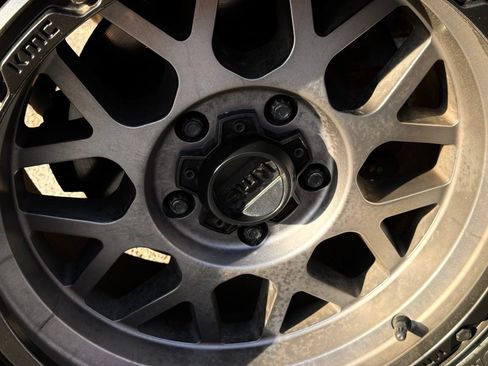 Used 2018 Jeep Wrangler Unlimited Sport S AWD/4WD image 13