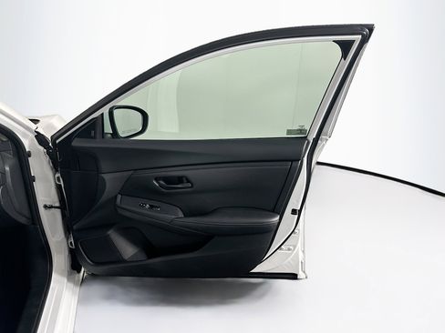 Used 2024 Nissan Sentra S image 30