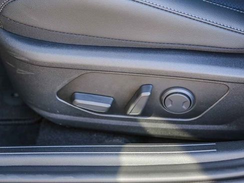 New 2026 Hyundai Elantra Limited FWD image 25