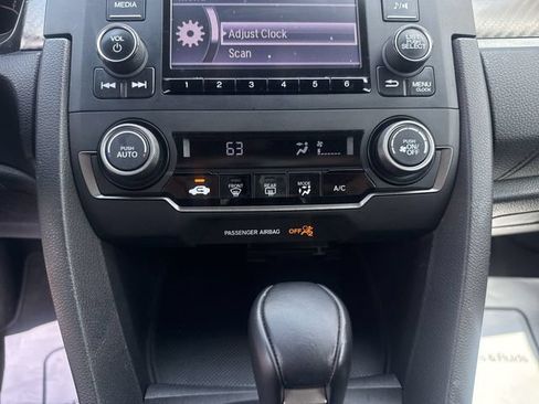 Used 2018 Honda Civic Sport image 20