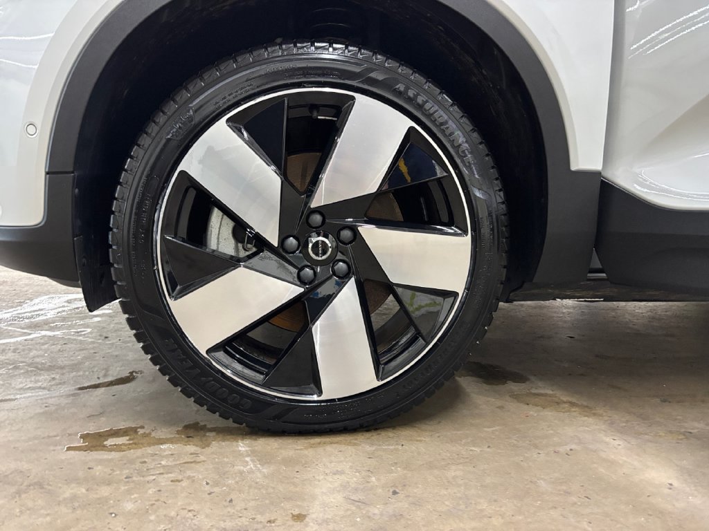 Certified 2023 Volvo C40 P8 Recharge Ultimate AWD/4WD image 37