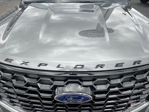 Used 2025 Ford Explorer ST w/ Sun And Sound Package AWD/4WD image 6