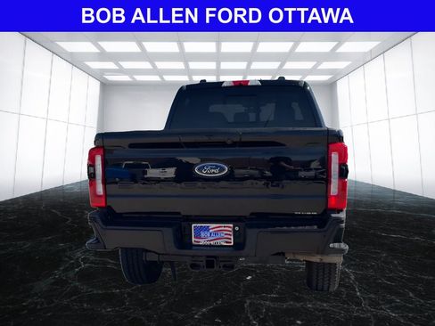 Used 2023 Ford F250 XLT w/ XLT Premium Package AWD/4WD image 4