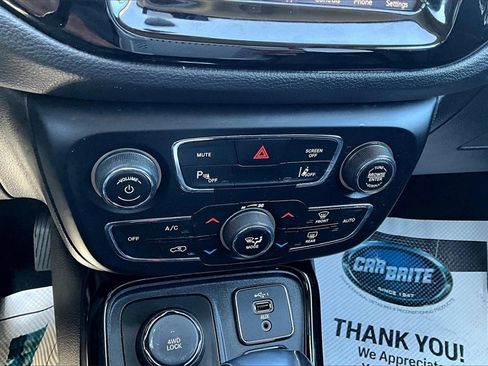Used 2021 Jeep Compass Limited image 31