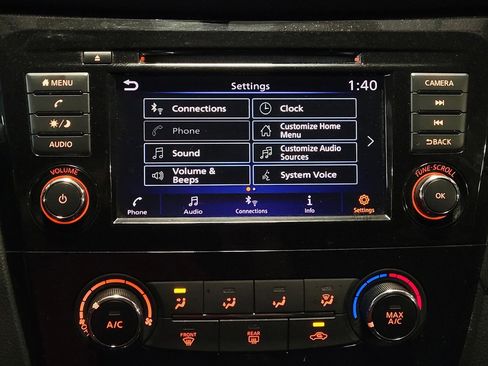 Used 2018 Nissan Rogue S AWD/4WD image 25