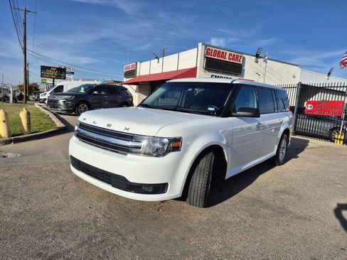 Used 2016 Ford Flex SE image 2