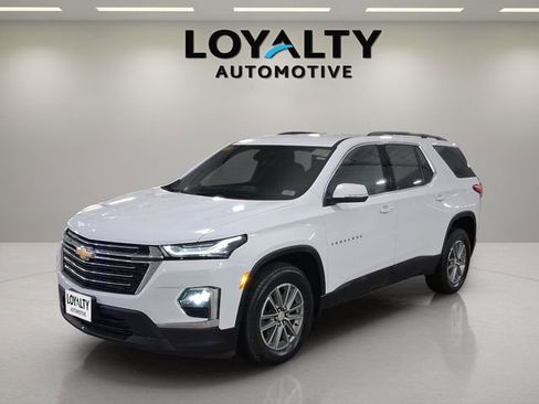 Used 2023 Chevrolet Traverse LT w/ LPO, Floor Liner Package image 1
