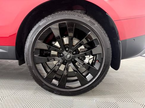 Used 2025 Land Rover Range Rover Sport SE AWD/4WD image 12