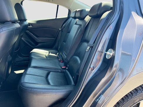 Used 2018 MAZDA MAZDA3 Touring FWD image 26
