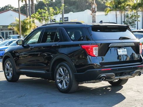 Used 2022 Ford Explorer XLT w/ Equipment Group 202A RWD image 4