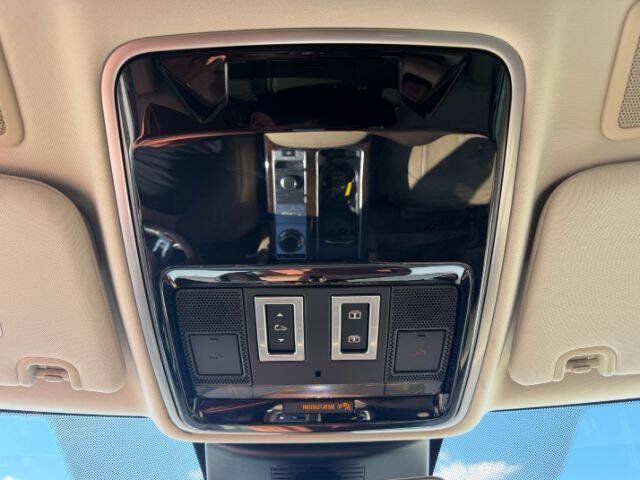Used 2020 Land Rover Range Rover AWD/4WD image 15