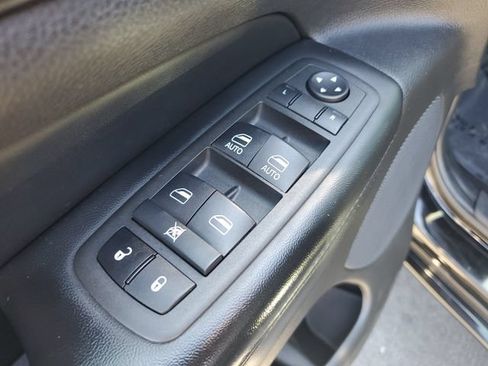 Used 2022 Jeep Grand Cherokee Laredo X AWD/4WD image 20