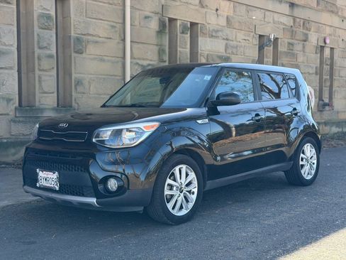Used 2018 Kia Soul + FWD image 34