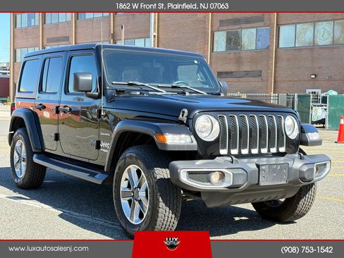 Used 2018 Jeep Wrangler Unlimited Sahara w/ Dual Top Group AWD/4WD image 4