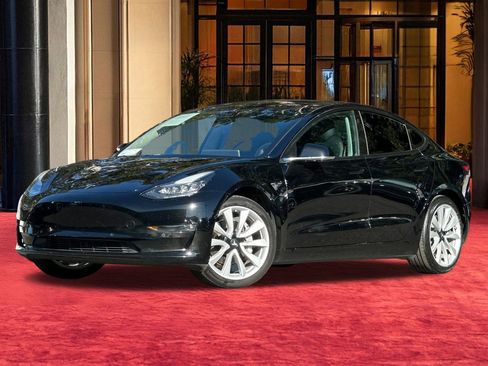 Used 2018 Tesla Model 3 Long Range image 1