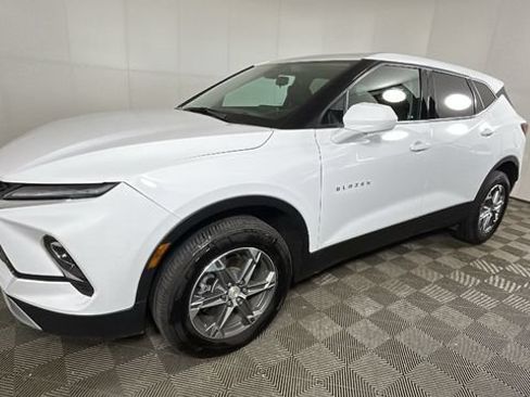 Used 2023 Chevrolet Blazer LT w/ Driver Confidence Package FWD image 7
