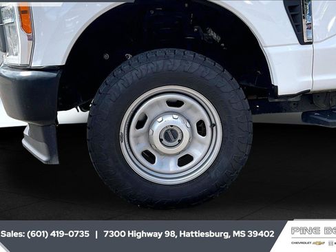 Used 2023 Ford F350 XL AWD/4WD image 8