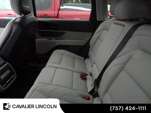 Used 2026 Lincoln Nautilus Premier AWD/4WD image 8
