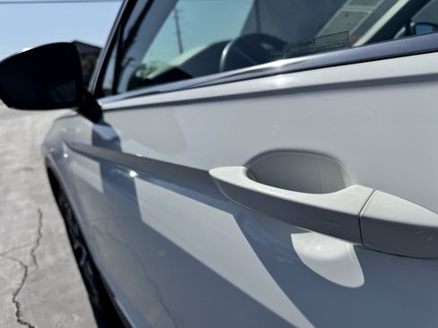Used 2020 Volkswagen Tiguan SE w/ Panoramic Sunroof Package FWD image 15