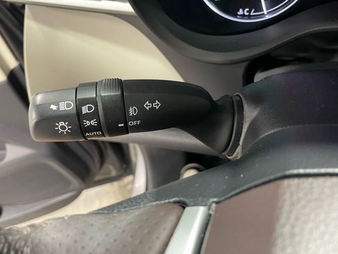 Used 2021 Toyota Sienna Platinum image 32