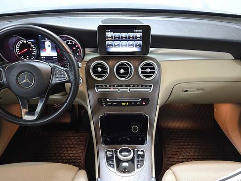 Used 2019 Mercedes-Benz GLC 300 4MATIC image 18