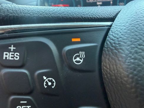 Used 2018 Chevrolet Cruze Premier FWD image 3