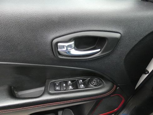 Used 2020 Jeep Compass Trailhawk w/ Cold Weather Group image 19