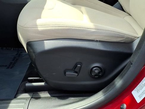 Used 2016 Jeep Cherokee Latitude w/ Cold Weather Group AWD/4WD image 16