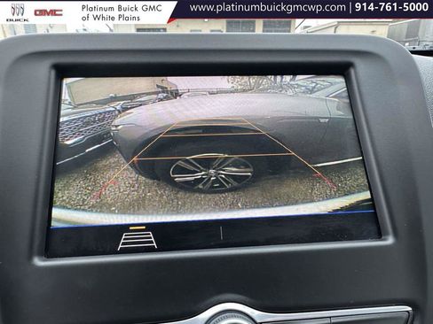 Used 2021 Chevrolet Equinox LT image 22