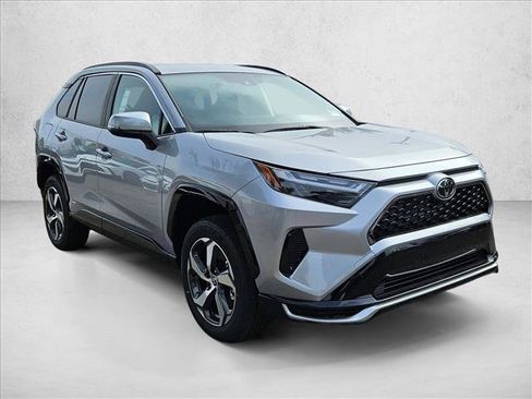 New 2025 Toyota RAV4 SE image 7