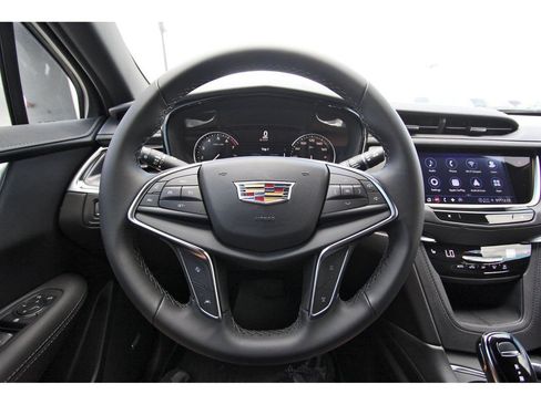 New 2026 Cadillac XT5 Luxury AWD/4WD image 13