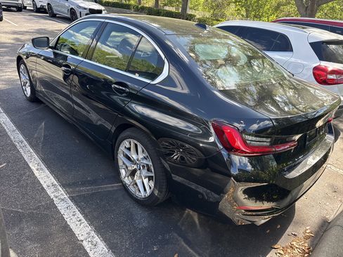 Used 2025 BMW 330i Sedan image 3