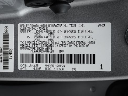 Used 2024 Toyota Sequoia Capstone AWD/4WD image 37