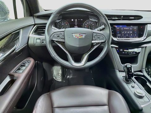Certified 2024 Cadillac XT6 Premium Luxury w/ Technology Package FWD image 24