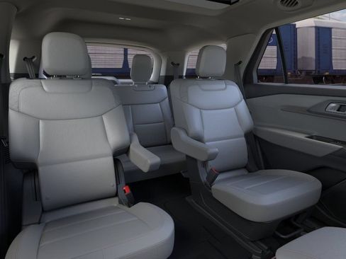 New 2026 Ford Explorer Active w/ Active Comfort Package AWD/4WD image 11