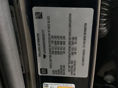 Used 2025 Chevrolet Suburban Z71 image 29