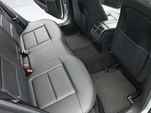 Used 2014 Mercedes-Benz E 250 BlueTEC Sedan image 28