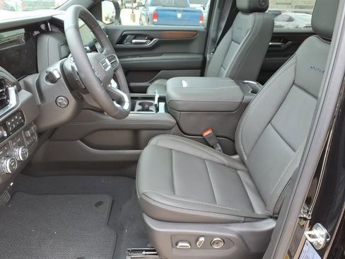 New 2026 GMC Yukon Denali w/ Sun & Power Step Package image 15