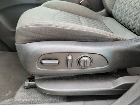 Used 2023 Chevrolet Equinox LT FWD image 13