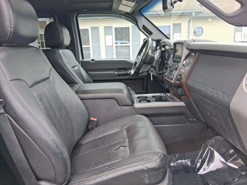 Used 2016 Ford F250 Lariat w/ Lariat Ultimate Package AWD/4WD image 22