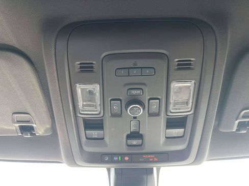 Used 2022 GMC Yukon SLT w/ SLT Premium Package RWD image 28