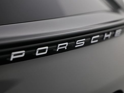 Certified 2024 Porsche 718 Cayman S RWD image 17