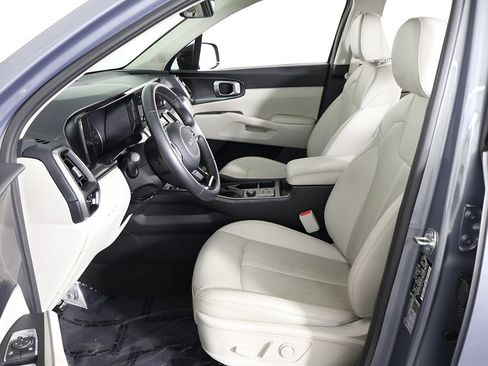 Used 2023 Kia Sorento S w/ Panoramic Sunroof Package FWD image 29