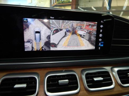 Used 2021 Mercedes-Benz GLS 580 4MATIC image 20