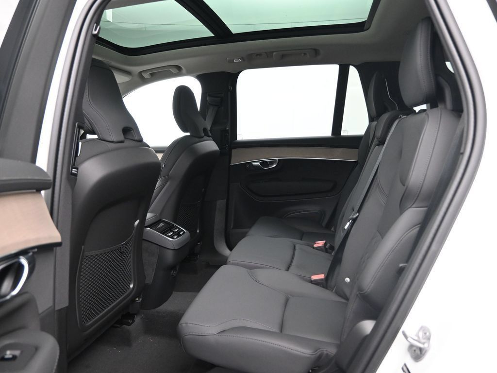 New 2026 Volvo XC90 B6 Plus w/ Protection Package AWD/4WD image 21