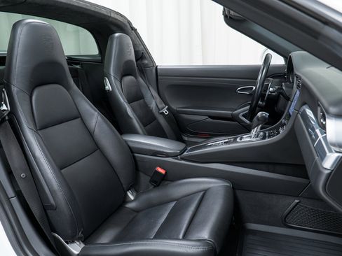 Certified 2019 Porsche 911 Targa 4S image 28