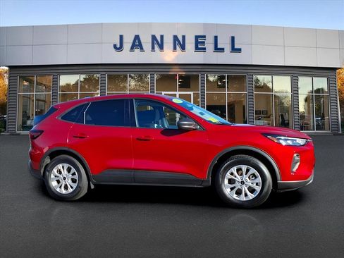 Used 2025 Ford Escape Active w/ Active Premium Tech Pack image 5