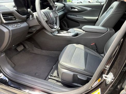 Used 2025 Buick Envista Preferred FWD image 9