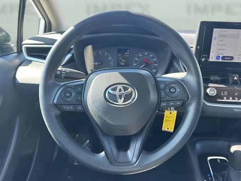 Used 2025 Toyota Corolla LE image 12