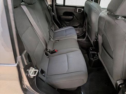 Used 2021 Jeep Gladiator Sport AWD/4WD image 22